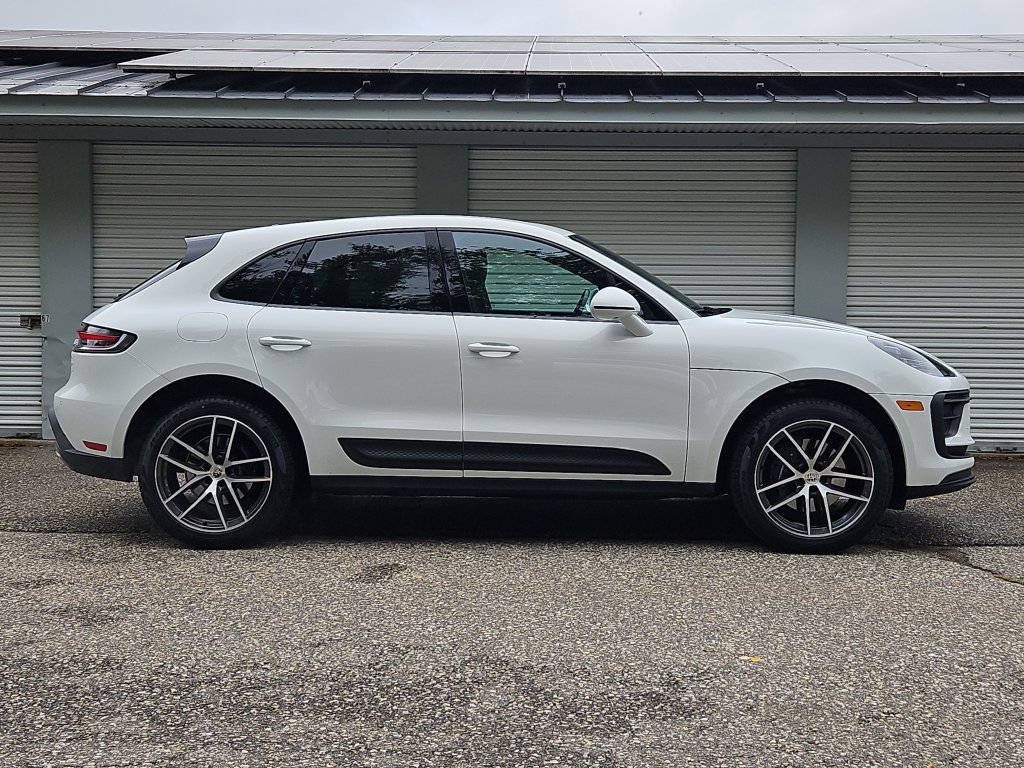 Certified 2026 Porsche Macan AWD/4WD image 8