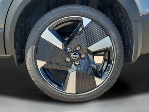 Certified 2025 Nissan Kicks SR FWD image 33