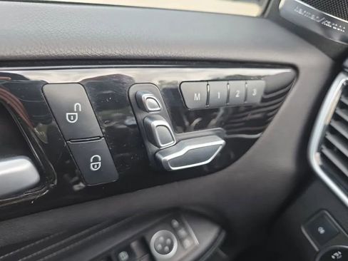 Used 2018 Mercedes-Benz GLE 350 4MATIC image 24