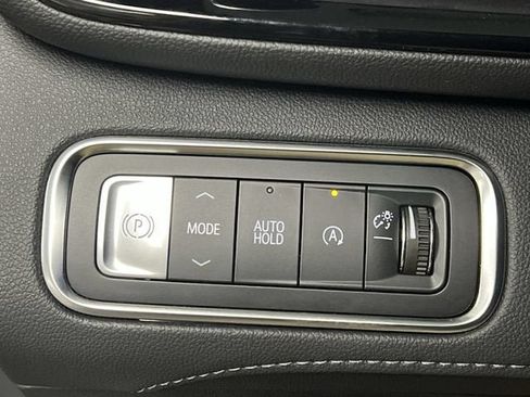 Certified 2025 Buick Enclave Avenir w/ Super Cruise Package FWD image 18