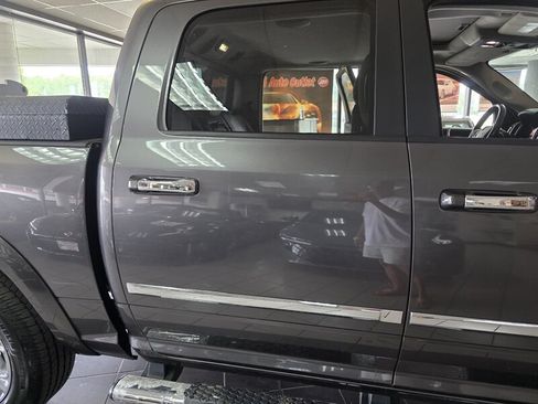 Used 2017 RAM 1500 Laramie w/ Convenience Group AWD/4WD image 15