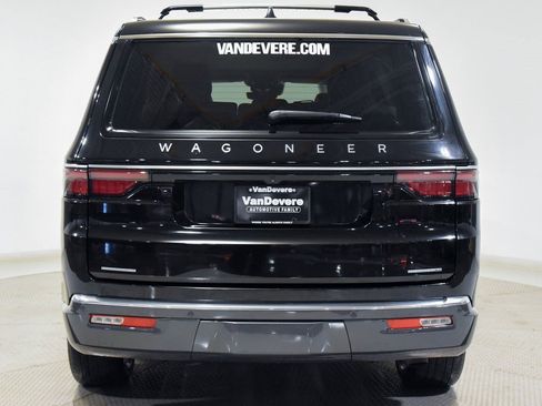 Used 2022 Jeep Wagoneer Series I w/ Premium Group I image 10