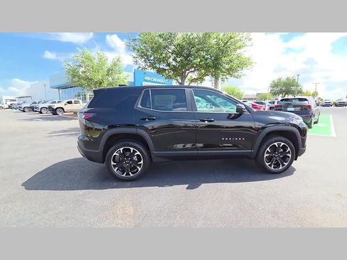 New 2026 Chevrolet Equinox LT w/ Convenience Package II FWD image 18