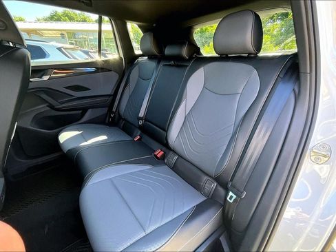 New 2026 Volkswagen Tiguan SE R-Line FWD image 19