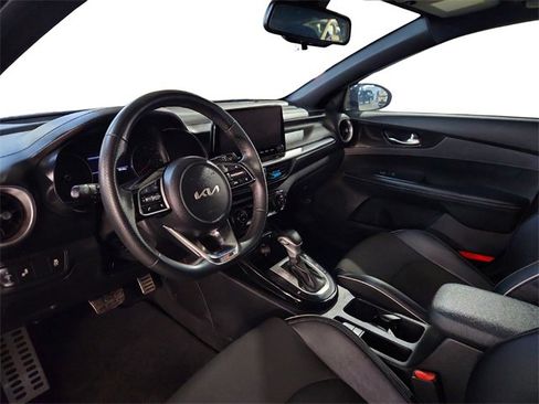 Used 2022 Kia Forte GT-Line w/ GT-Line Premium Package image 9