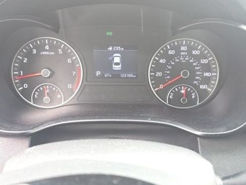 Used 2019 Kia Optima LX FWD image 12