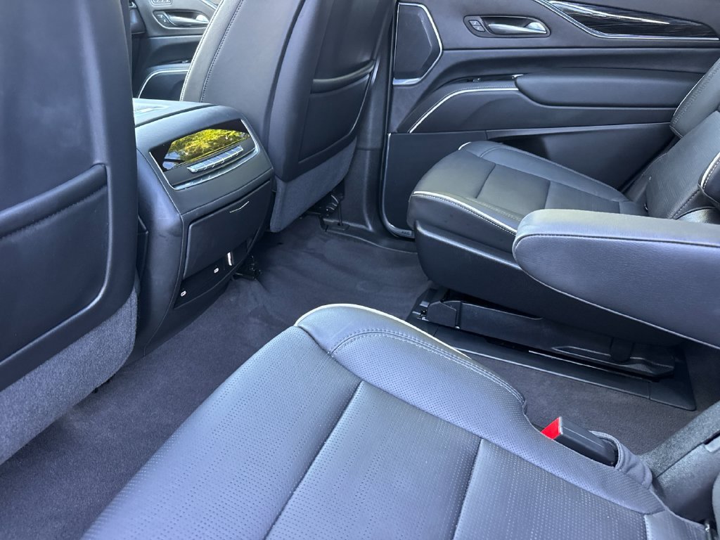 Used 2024 Cadillac Escalade Sport w/ LPO, ONYX Package AWD/4WD image 15