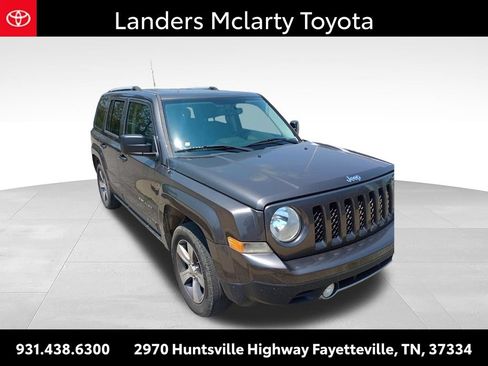 Used 2017 Jeep Patriot High Altitude AWD/4WD image 3