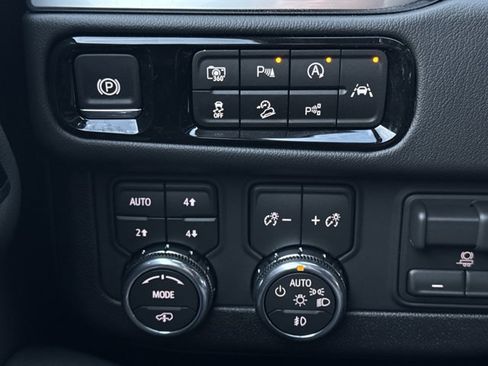 New 2026 GMC Yukon Denali w/ Denali Reserve Package image 28