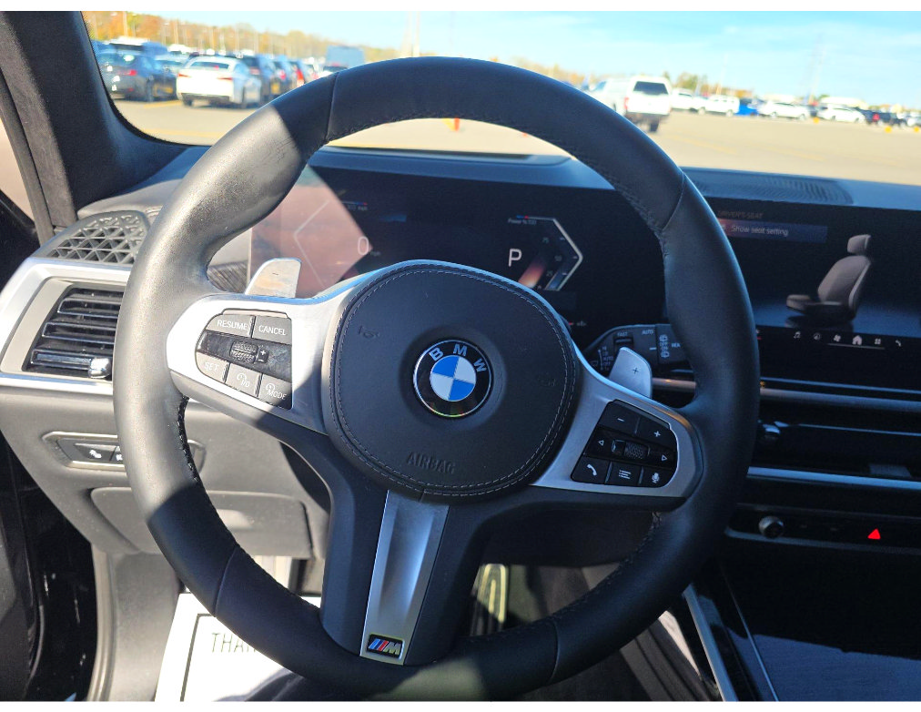 Used 2024 BMW X7 xDrive40i w/ M Sport Package AWD/4WD image 9