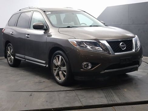 Used 2015 Nissan Pathfinder Platinum w/ Cargo Package image 2