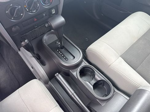 Used 2010 Jeep Wrangler Unlimited Sahara AWD/4WD image 31