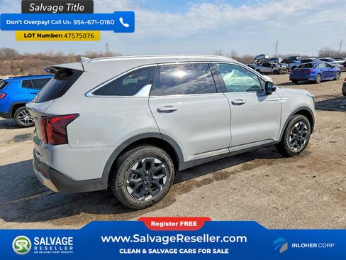 Used 2025 Kia Sorento S w/ Panoramic Sunroof Package image 4