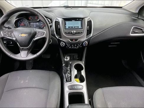 Used 2017 Chevrolet Cruze LT w/ Convenience Package FWD image 14