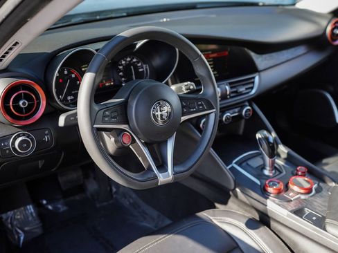 Used 2019 Alfa Romeo Giulia w/ Nero Edizione image 20