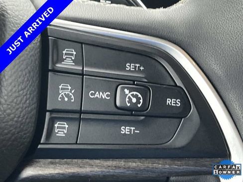 Certified 2024 Jeep Grand Cherokee L Limited w/ Luxury Tech Group II image 32