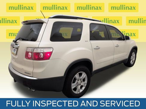 Used 2009 GMC Acadia SLT w/ Visibility Package AWD/4WD image 3