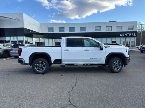 New 2026 GMC Sierra 2500 SLT w/ SLT Premium Package image 8