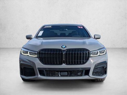 Used 2022 BMW 740i xDrive w/ M Sport Package AWD/4WD image 2
