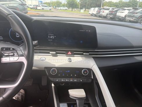 Used 2024 Hyundai Elantra Limited FWD image 17