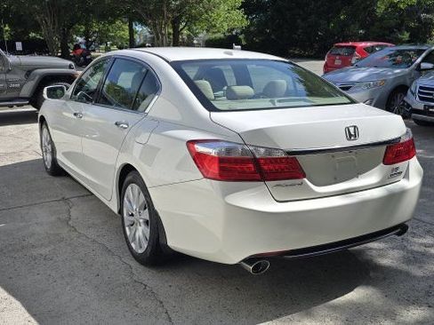 Used 2014 Honda Accord Touring image 3