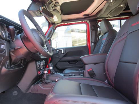 New 2025 Jeep Gladiator Rubicon image 19