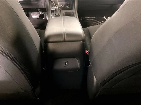 Used 2025 Nissan Sentra SV FWD image 30
