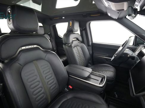 Used 2025 Rivian R1T Adventure AWD/4WD image 23