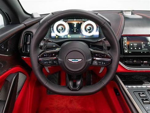 Used 2025 Aston Martin DBX 707 image 22