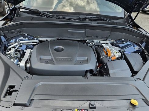 New 2025 Volvo XC90 T8 Plus w/ Protection Package Premier image 27