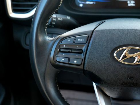 Used 2024 Hyundai Venue SEL image 37