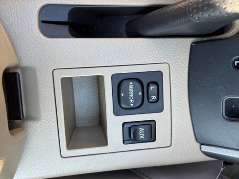 Used 2009 Toyota RAV4 Limited image 19