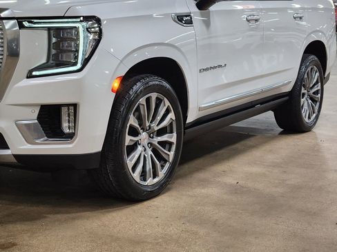Used 2021 GMC Yukon Denali w/ Denali Premium Package AWD/4WD image 17