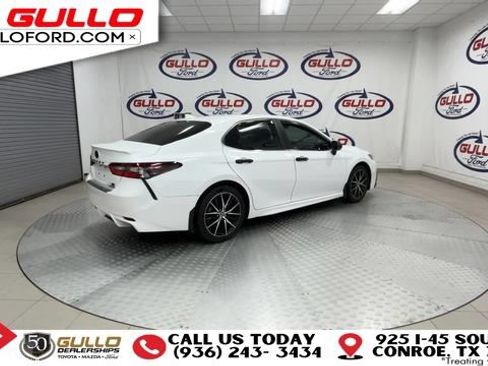 Used 2022 Toyota Camry SE FWD image 8