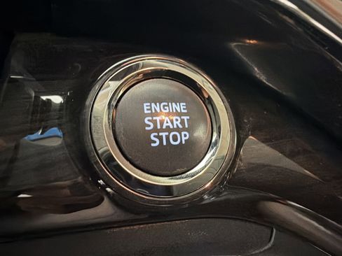 Used 2014 Toyota Avalon XLE FWD image 25