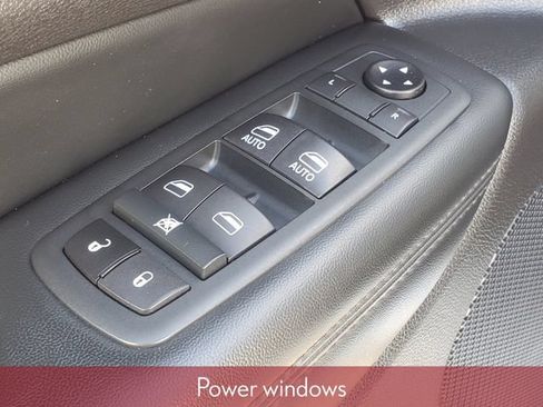 Used 2020 Jeep Grand Cherokee Limited AWD/4WD image 29