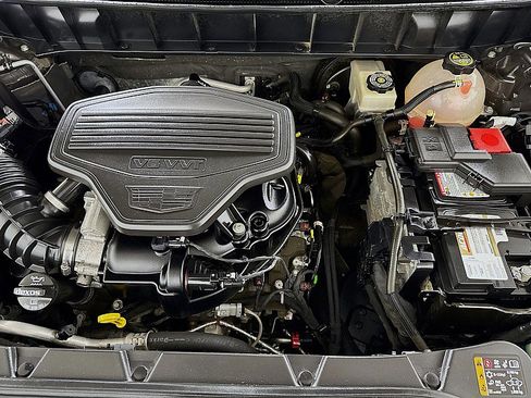 Used 2017 Cadillac XT5 Luxury image 31