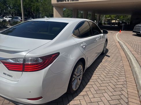 Used 2014 Lexus ES 350 w/ Luxury Package FWD image 7