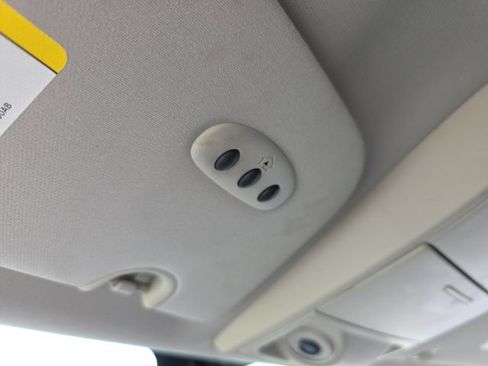 Used 2012 Chrysler Town & Country Touring-L w/ Entertainment Group #2 FWD image 27