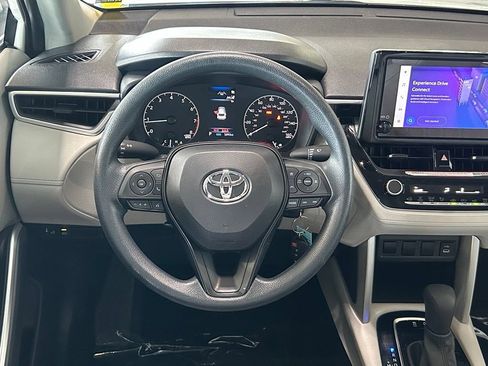 Used 2024 Toyota Corolla Cross L FWD image 9
