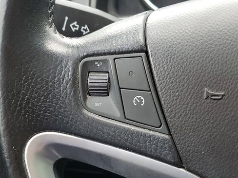 Used 2013 Chevrolet Captiva Sport LT w/ Convenience Package FWD image 12