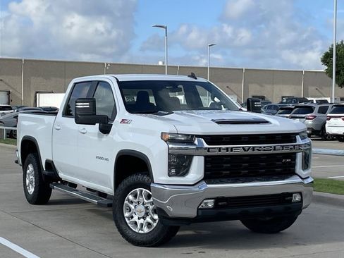 Used 2023 Chevrolet Silverado 2500 LT w/ Convenience Package AWD/4WD image 2
