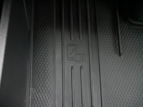 Certified 2025 Volkswagen Atlas SE w/ Panoramic Sunroof Package image 28