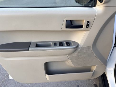 Used 2008 Ford Escape XLT image 11
