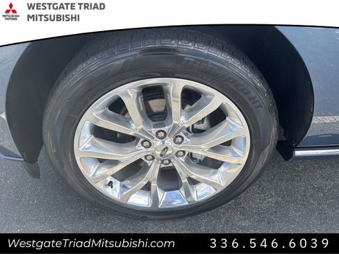 Used 2019 Ford Expedition Platinum image 4