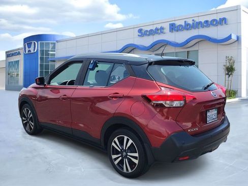 Used 2020 Nissan Kicks SV FWD image 3
