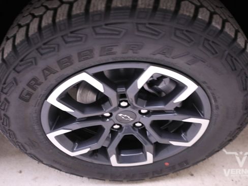 New 2026 Chevrolet Equinox ACTIV w/ Safety and Technology Package image 29