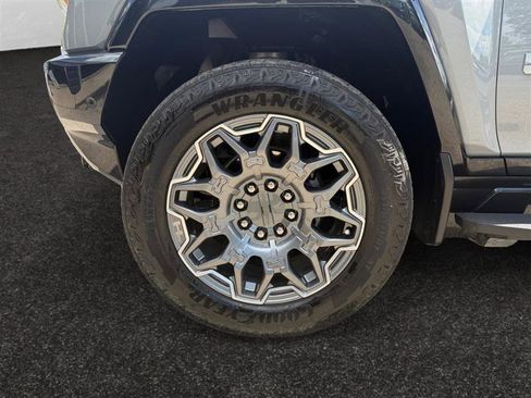 Used 2024 GMC Hummer EV 3X AWD/4WD image 17