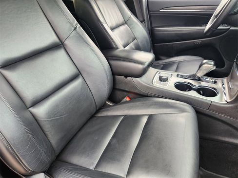 Used 2020 Jeep Grand Cherokee Limited image 15