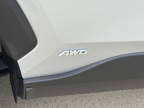 Used 2025 Toyota RAV4 LE AWD/4WD image 8